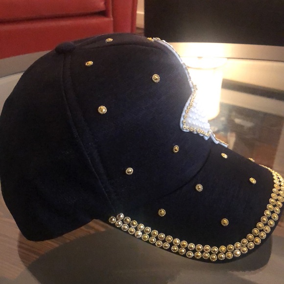 Beautiful Butterfly Cap - Picture 2 of 3